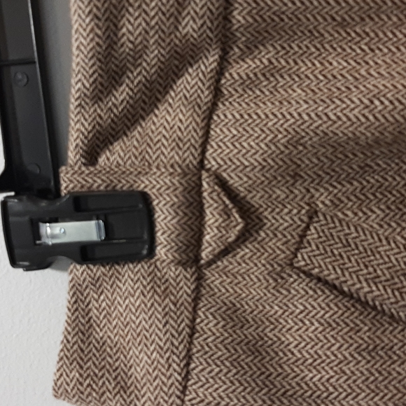 Brown/Tan Tweed Knee Length Wool Skirt, Size 8 - Picture 2 of 8